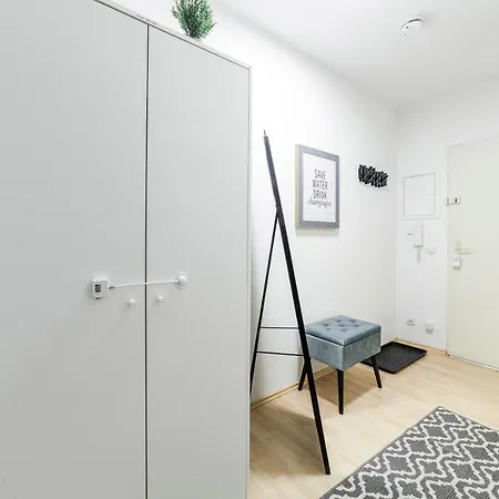 Apartment Dehome - Laguna - By Station *